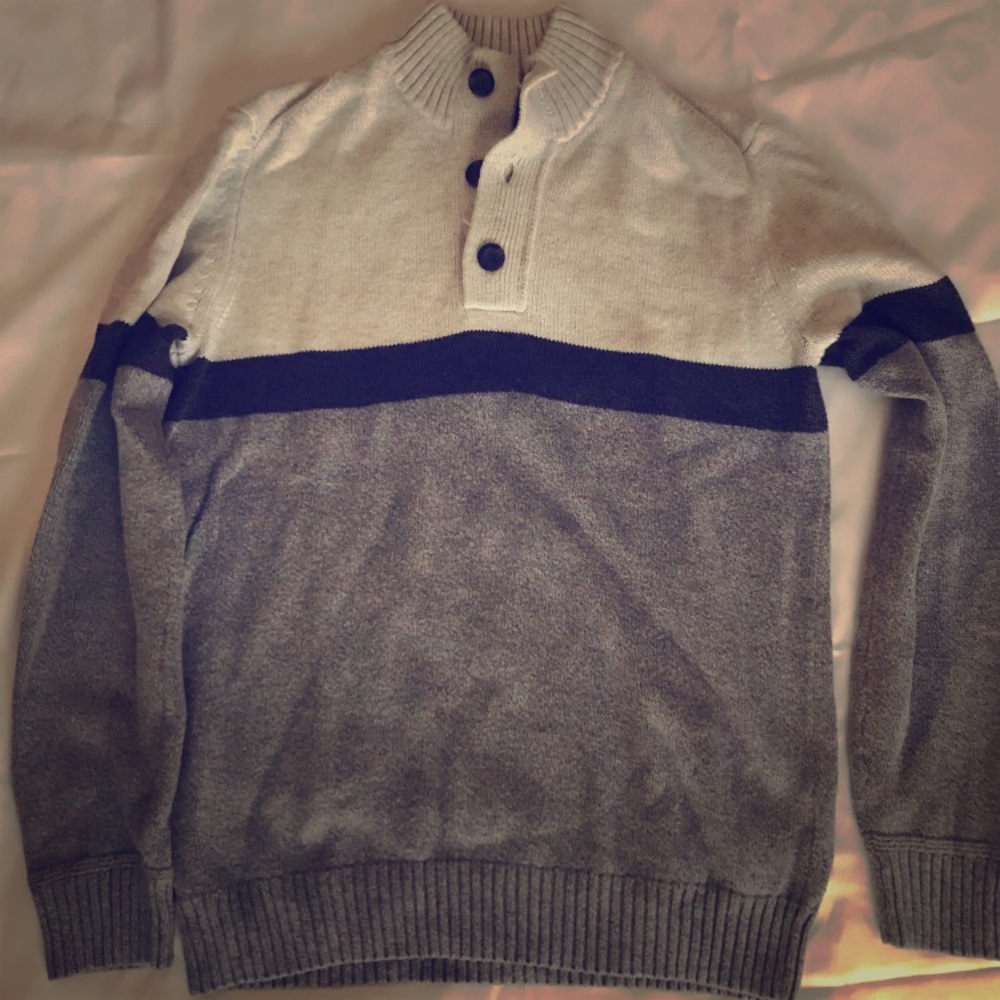 American Eagle men’s sweater
